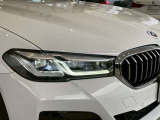 また、BMW正規認定中古車は、エマージェンシーサービスが自動付帯。24時間365日、皆様のカーライフをサポート致します。確かな安心のうえで、「駆けぬける歓び」をご堪能ください。