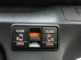 運転席からもスイッチ1つでリヤドアを開閉する事ができます。