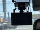万が一のトラブルのときにも役に立つドライブレコーダーを装備しています。側面衝突や幅寄せ・割り込み対策に!