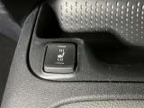 寒い季節もスイッチ一つでシートがポカポカに!これはかなり快適です!運転席と助手席にございます!!!