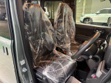 クッション性とホールド性を備えたドライビングシートです。自然な姿勢を保て長時間の運転でも疲れにくいです♪