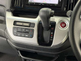 自動で車内温度を調整してくれる【オートエアコン】付きです