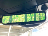 【デジタルインナーミラー】後席の大きな荷物や同乗者で後方が確認しづらい時でも安心!カメラが撮影した車両後方の映像をルームミラー内に表示。クリアな視界で状況の確認が可能です!