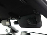 運転席にはちょっとした身だしなみのチェックに便利なバニティミラー付サンバイザー♪