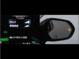 隣車線を走る車両をレーダーで検知し、ドアミラーでは確認しにくい後側方エリアに存在する車両に加え、急接近してくる車両も検知します。車両を検知するとドアミラーに搭載されたLEDインジケーターが点灯します。