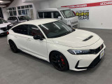 当社は輸入車・国産車の正規ディーラーも運営しており、指定整備工場・認証工場を取得しております。納車前、納車後の点検・車検もお任せください!