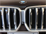 【キドニーグリル】BMWは約90年もの間、ほぼ全ての車両にひと目でBMWだと分かるこの特徴的なフロントグリルが備えられ、デザイン・アイコンとして親しまれてきました。