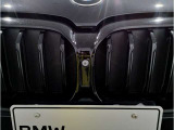 BMW代表的な特徴のキドニーグリル。BMWのすべてのモデルに採用され、BMWらしさを強調しております。
