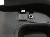 アウトドアや停電時に便利なラゲッジルーム内100V/1500Wアクセサリーコンセント♪