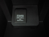 12V電源ソケットを設置しております。周辺機器の充電にご利用頂けます。
