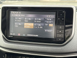 FM・AMの放送局が一覧で表示され、周波数や局名を確認しながら選べます。登録先も画面上で切り替えられ、通勤やお出かけの時間にラジオを楽しめます。