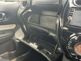 上下2段に収納ボックスございますので車内をスッキリ整頓可能です。