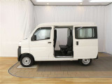両側スライドドア付きだから、狭い駐車スペースなどでの荷物の載せ降ろしが楽々!