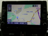 純正ナビを装備。タッチパネル式で使いやすく、お出かけもラクラクです。