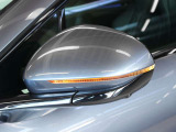 ドアミラーにはLEDのウィンカーが装備されています 高い位置にあるため、視認性も良好です