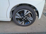 左リヤタイヤ  155/65R15