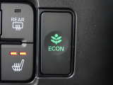 エンジン、エアコンなどを制御し低燃費な『ECONモード』に、また走りを楽しみたいとき、空調など快適性を重視したいときにはスイッチOFFで通常モードに切り替えができます!