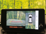 【パノラミックビューモニター】専用のカメラにより、上から見下ろしたような視点で360度クルマの周囲を確認することができます☆死角部分も確認しやすく、狭い場所での切り返しや駐車もスムーズに行えます。