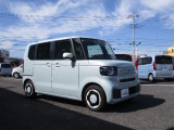 中古車購入時「パンク保証」をご案内しております。万一のパンクやバーストの際に、同等新品タイヤへの交換が可能です。(タイヤと交換工賃が対象です。免責金額と廃タイヤ処分料が必要になります。)