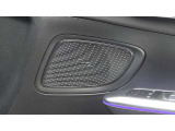 【アドバンスドサウンドシステム】各クラスのインテリア専用に開発された、高性能スピーカー&アンプのオーディオシステム。豊かな臨場感とともに心地よいナチュラルサウンドが愉しめます。