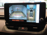 バックガイドモニターで、後方を確認しながら安心して駐車することができます。運転初心者も熟練者も必須の機能ですよ!