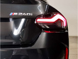 BMWの伝統の丸目4灯ヘッドライトでございます。LEDライトで視認性もよく明るく安全性の向上につながります。