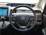 ◆ハンドル全体◆各種スイッチがハンドルから手を放さず操作できるので運転中でも楽に操作できます。