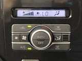 オートエアコンは温度を設定するだけで、自動で風量などを設定してくれます。運転しながら操作も必要ないので、安全性も向上します。