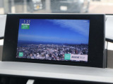 フルセグTVを表示できます。停車中の待ち時間にも楽しめます。