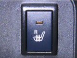 運転席にシートヒーターを装備しております。