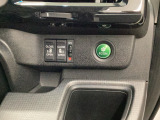 【両側電動スライド】スライドドアは両側電動スライドドアになっております。運転席からの開閉も出来、リモコンキーでも離れたところから開閉出来ますので大変便利な装備です。