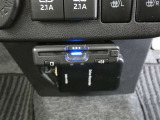 ETC車載機です。高速・有料道路の料金をキャッシュレスでスムーズに通過できます。