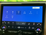 ラジオやテレビ、Bluetoothなどの選択肢が画面上に並び、使いたい項目を見つけやすい表示です。好みの音源へ切り替えやすく、毎日の移動時間を快適に過ごせます。