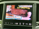 停車中にテレビ番組の映像を視聴でき、休憩時間など車内で過ごす際に活用できます。画面表示で視聴中の内容を確認しやすく、移動の合間のひとときを快適に過ごせます。