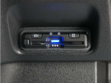 スマートインターチェンジを利用するに必須なETC車載器も付いています。あとはETCカードを差していただくだけで、煩わしい料金所でのお支払いも不要となります。