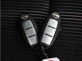 ◆スマートキー◆カギをバッグやポケットに入れたままでもドアロックの開閉ができる『スマートキー』付き!雨天や暗くなってもカギを取り出す必要がなくドアの開錠&エンジンも始動できます