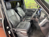 運転席シート廻りは使用感も少なく、良好な状態となっています。丁寧に使われていたことがよくわかりますね。