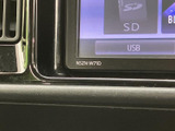 ナビ画面下部にはUSBの表示があり、対応する機器との接続に利用できます。音楽などを楽しみたいときにも活用でき、画面のメニューから接続先を確認しやすい装備です。