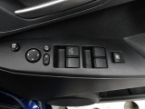 P/W・電動格納ドアミラーを採用。