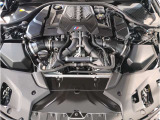 【BMWエンジン】革新的なガソリン・エンジン・テクノロジーによる高性能かつ高効率。レスポンスの良いパワーを発揮。常にスムーズな吸気を実現しアクセル開度にダイレクトに反応しドライビングを楽しく演出。