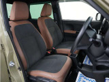 運転席のスペースはゆったりしていて、視界も広く確保されているので普段の運転からロングドライブまで快適です。