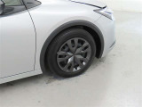 装着タイヤサイズは、195/60R17です。