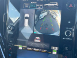 【マルチテレインモニター】車のフロントやサイドのカメラ画像を同時にモニター表示することで、悪路や狭い道を走行時でも周囲の状況確認ができ安心!本格SUVにうれしい装備です♪