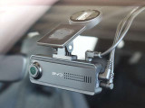 オプションの純正ドライブレコーダーを装備しています GPSも搭載され、録画した映像はスマートフォンから確認可能です