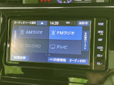 画面上でAM・FMラジオやテレビなどのソースを選べる仕様です。選択肢が表示されるため使いたい音源を確認しやすく、日々の移動や休憩時間に合わせて活用いただけます。