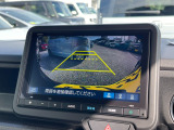 【バックカメラ】運転が苦手な方も車庫入れラクラクです!ギアをリバースに入れれば自動的に切り換わりますので、面倒な操作は不要です♪狭い駐車場もお車を傷つけず安心ですね!