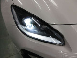 1灯の光源て?ローヒ?ームとハイヒ?ームの切り替えか?行えるLEDヘット?ランフ?。