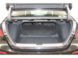 2列目シートを倒すと、広大なトランクスルー空間が生まれます!大きな荷物や長い荷物も簡単に収納することができます!