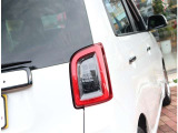 お車のご納車は待ち遠しいもの。1日でも早くご納車が出来るよう、整備拠点と販売店を結ぶ輸送ラインを確立しております。