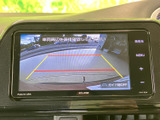 後方の映像に加えてガイド線も表示され、駐車時に車両と周囲との位置関係を確認しやすい装備です。バックでの駐車や切り返しの際に、目視と合わせて活用できます。